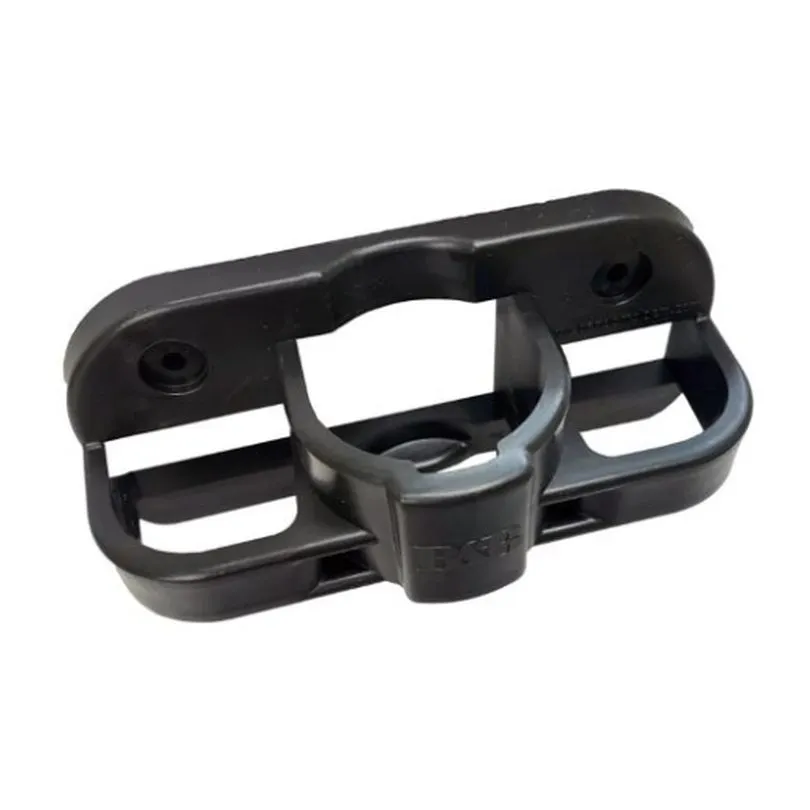 TOW PLUG & CHAIN HOLDER